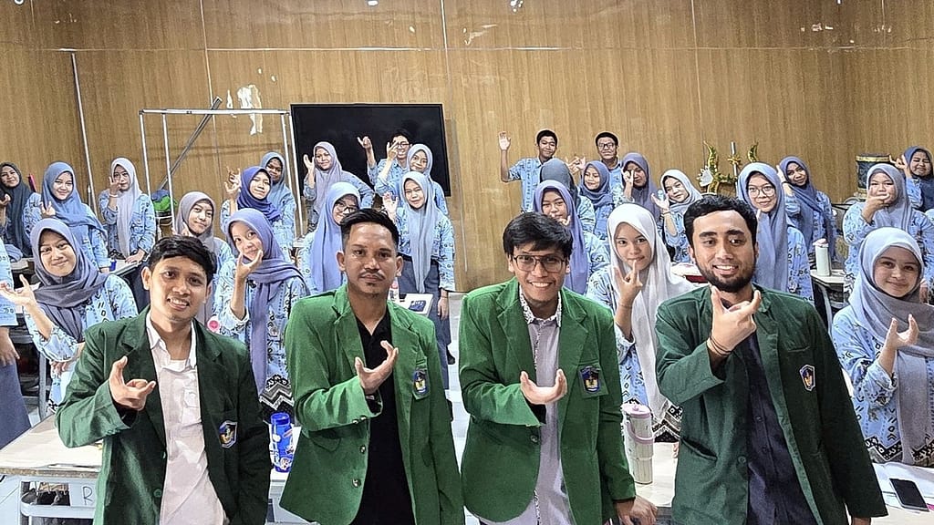 UMI Mengajar di SMAN 4 Bersama Dosen Muda FT UMI, Khairul, Arief, Agis, dan Hartono