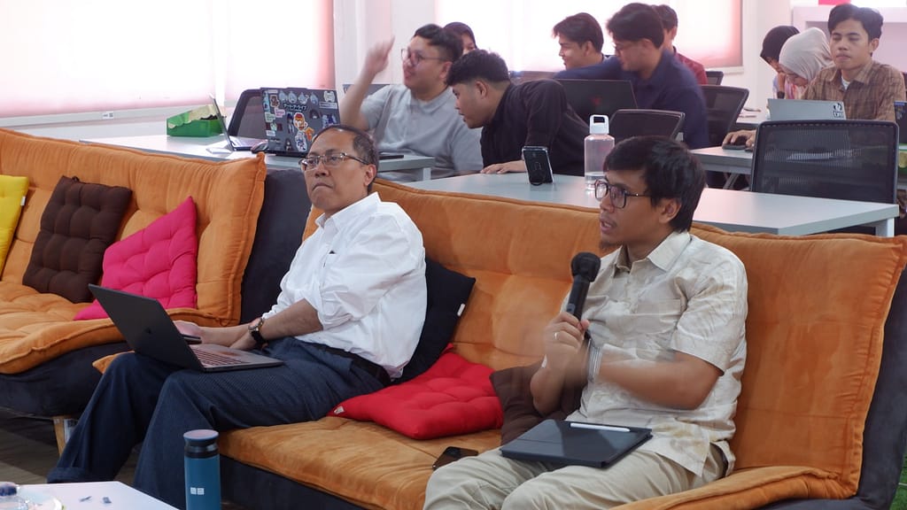 Khairul Umam Menjadi Juri Pada Kegiatan AI Connect