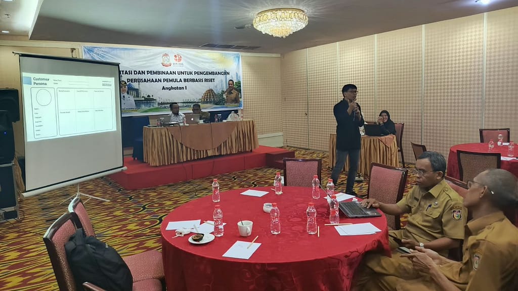 Khairul Umam menjadi pemateri pada kegiatan BRIDA Makassar