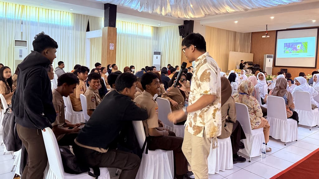 Khairul Umam menghadiri Kegiatan Poltekbos Bertajuk Green Hospitality dan Berbagi Ilmu bersama Siswa SMK
