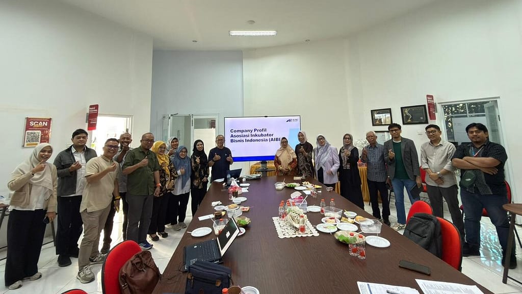 Khairul Umam dalam pertemuan AIBI SULAMPUA membahas penguatan ekosistem inkubator bisnis
