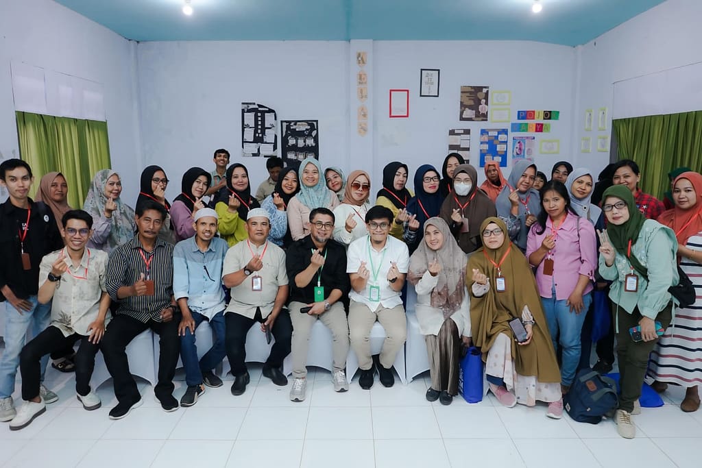 Foto Kegiatan UMKM Go Digital 2025: BAKTI Komdigi Tunjuk Khairul Umam sebagai Trainer Pelatihan Digital Berbasis Smartphone
