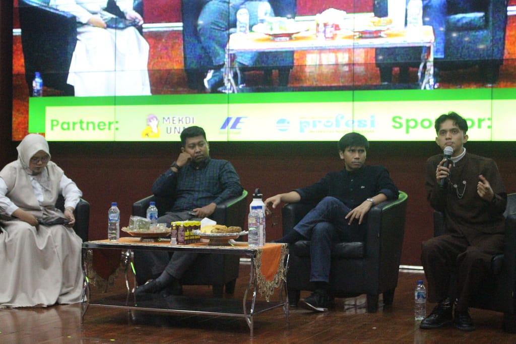 Foto Kegiatan Khairul Umam Seminar Nasional Pendidikan Akuntansi UNM 2026
