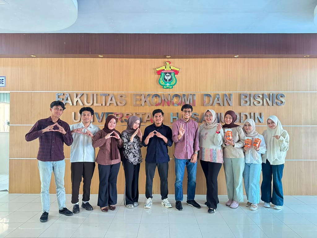 Foto Khairul Umam Jadi Narasumber P2MW FEB Unhas 2026, Bekali Mahasiswa Menuju KMI Expo