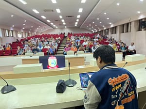 Khairul Umam menjadi pembicara dalam kegiatan yang diadakan Oleh Inkubator UMKM Kota Makassar dan menunjukkan peserta yang menghadiri kegiatan