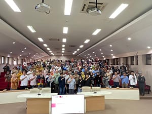 Foto bersama khairul umam bersama peserta pelatihan di Inkubator UMKM Kota Makassar