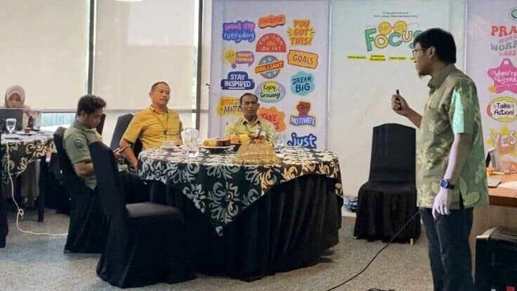 Foto Khairul Menjadi Pemateri pada Kegiatan Program Purna Preneurship Kalla Translog 2025